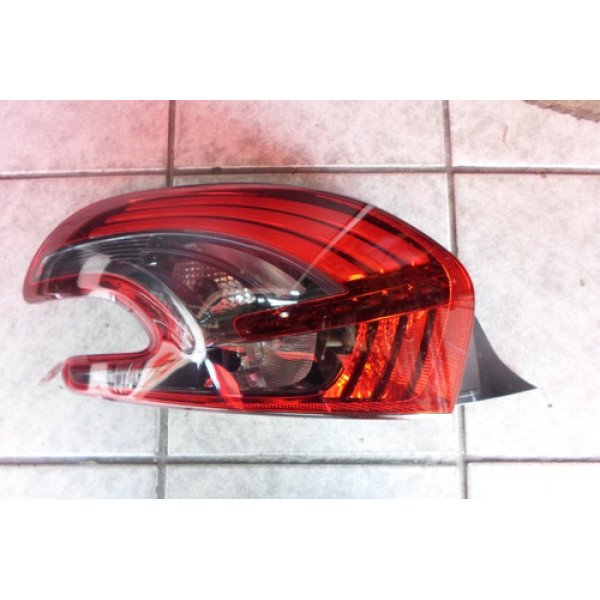Lanterna Esquerda Peugeot 208 Fume 2016 2017