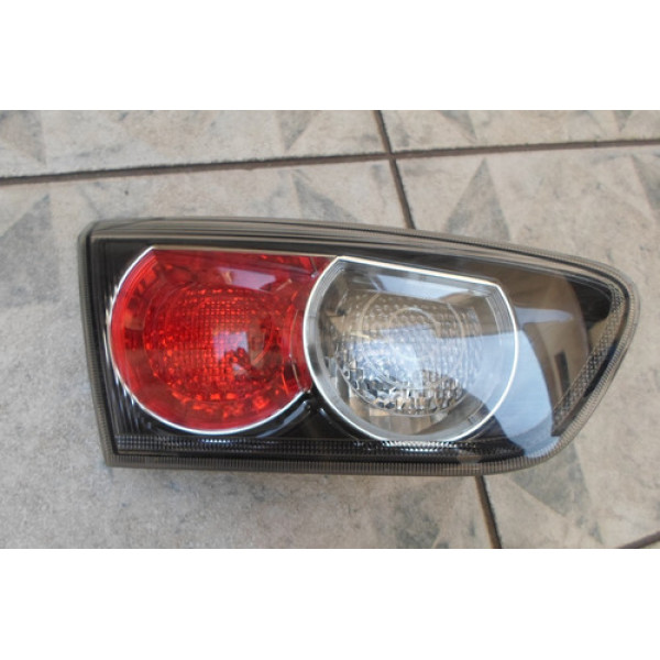 Lanterna Esquerda Da Tampa Lancer