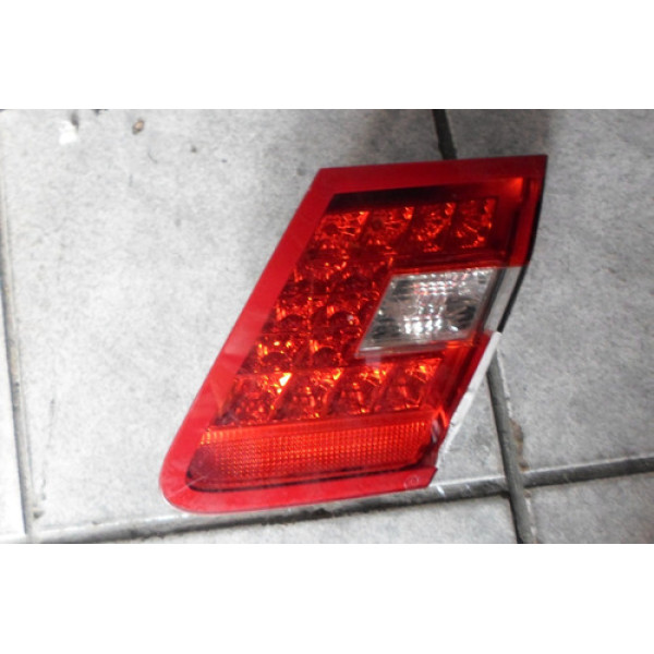 Lanterna Direita Da Tampa Mercedes E350 2009 2010 2011 2012