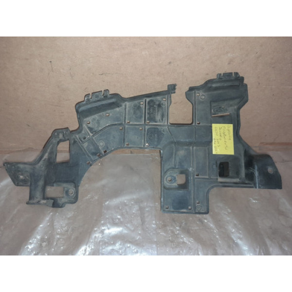 Suporte Do Escapamento Direito C200 2015 Até 2018