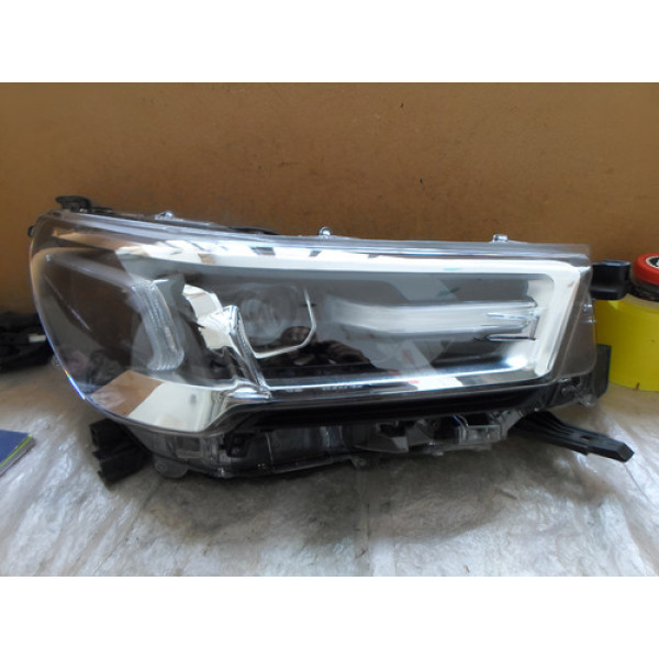 Farol Direito Toyota Hilux  2022 2023 2024