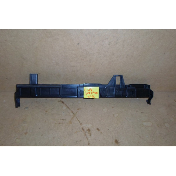 Suporte Direito Radiador Mercedes Cla