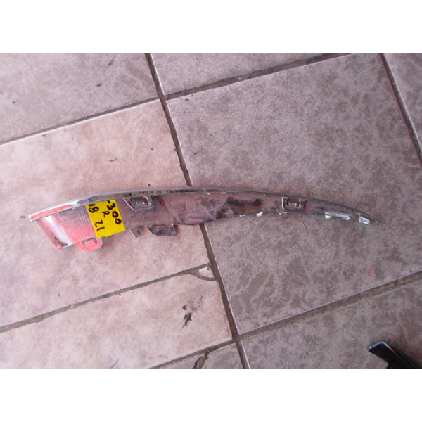 Friso Direito Do Parachoque Mercedes C300 Sport 2018 / 2021