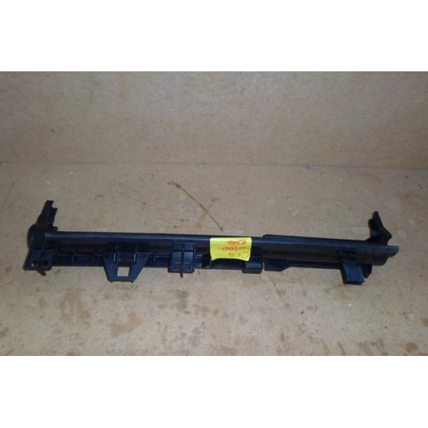 Suporte Radiador Esquerdo Mercedes Cla