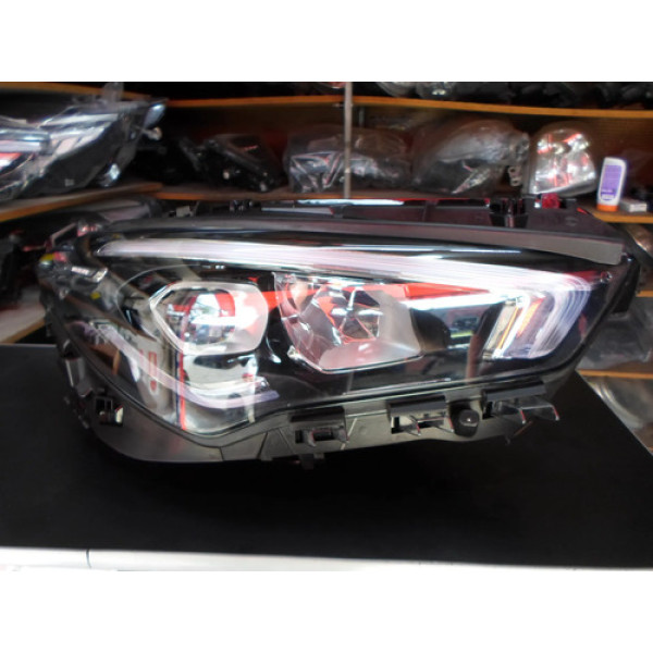 Farol Direito Mercedes Cla 2020 2021 2022 2023 #153 Direito/passageiro