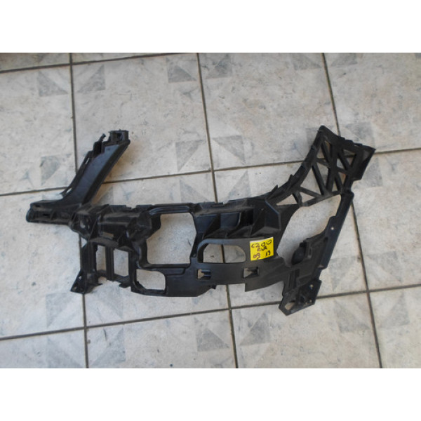 Guia Esquerdo Parachoque Mercedes C180 C200 2009 Até 2013